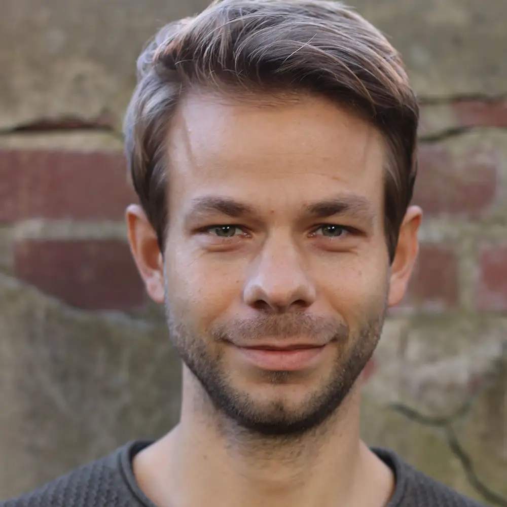 Dominik Kalb, Seins-Pädagoge, Ganzheitlicher Ernährungsberater in Intuitiver Ernährung, psych. Berater Schwerpunkt Traumatherapie